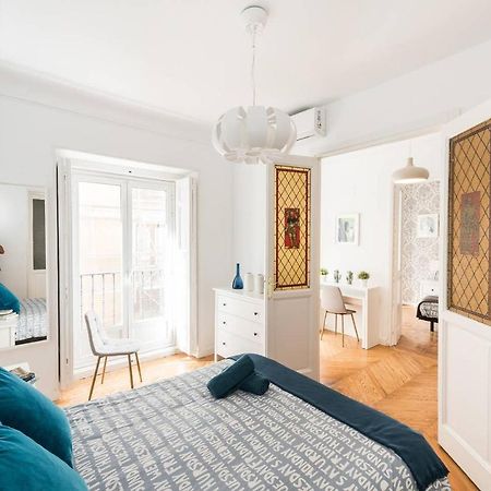 Apartamentos En Sol, Madrid Centro Luaran gambar