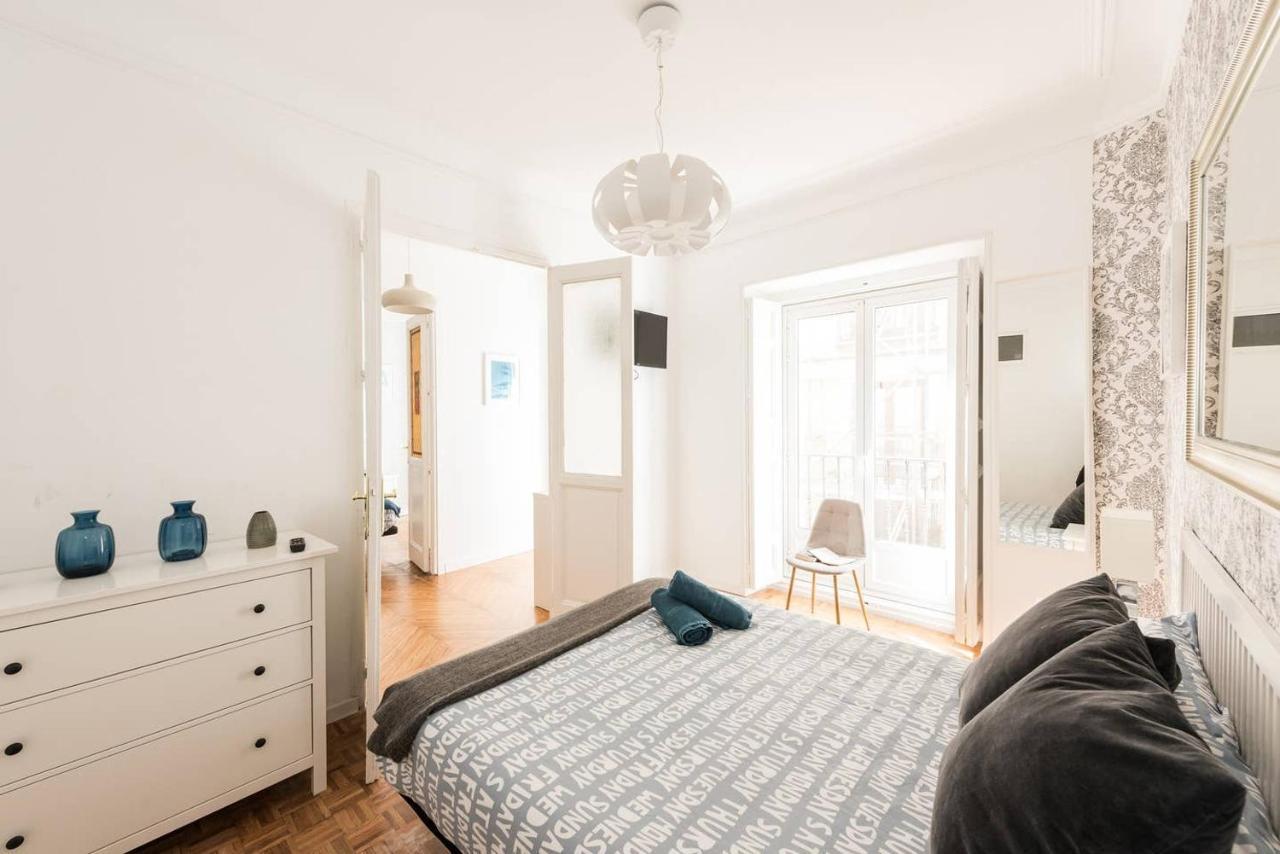 Apartamentos En Sol, Madrid Centro Luaran gambar