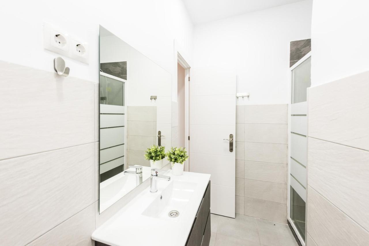 Apartamentos En Sol, Madrid Centro Bilik gambar